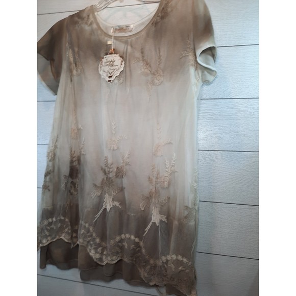 Simply Couture Top - Picture 2 of 9